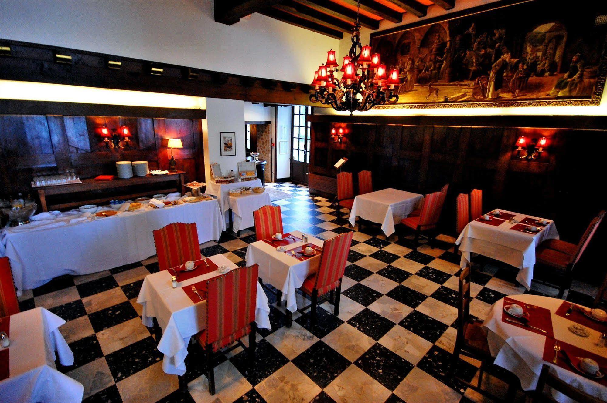 Grand Hotel De L'Abbaye Beaugency Restauracja zdjęcie